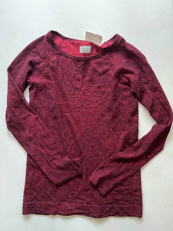 Basic shirt Athletic Top Long Sleeve Crewneck By Athleta In Red, Size: S